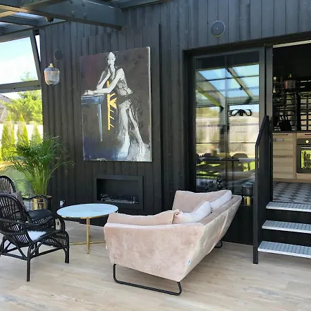 Magnolia - I Sprzet Do Polawiania Bursztynu -wodery, Podbieraki, Latarki Uv - Zabaw- Rowery - Kawa Z Ekspresu *