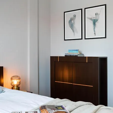 Magnolia - I Sprzet Do Polawiania Bursztynu -wodery, Podbieraki, Latarki Uv - Zabaw- Rowery - Kawa Z Ekspresu *