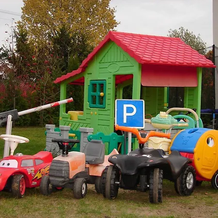 Magnolia - I Sprzet Do Polawiania Bursztynu -wodery, Podbieraki, Latarki Uv - Zabaw- Rowery - Kawa Z Ekspresu * Jantar