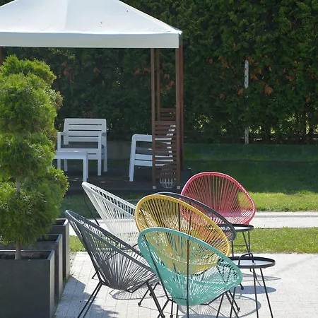 Magnolia - I Sprzet Do Polawiania Bursztynu -wodery, Podbieraki, Latarki Uv - Zabaw- Rowery - Kawa Z Ekspresu ファームステイ ヤンタル