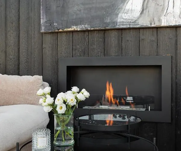 Magnolia - I Sprzet Do Polawiania Bursztynu -wodery, Podbieraki, Latarki Uv - Zabaw- Rowery - Kawa Z Ekspresu *