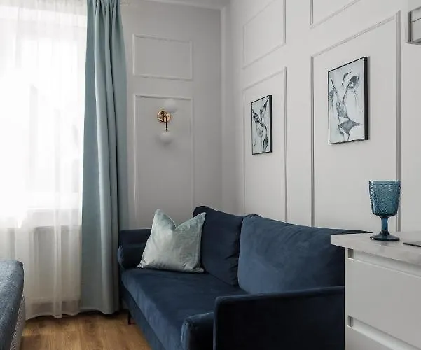 Magnolia - I Sprzet Do Polawiania Bursztynu -wodery, Podbieraki, Latarki Uv - Zabaw- Rowery - Kawa Z Ekspresu Feriegård *