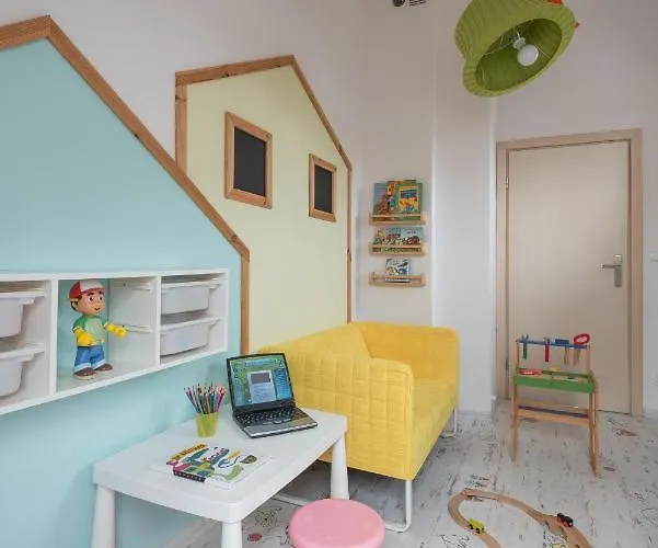 Magnolia - I Sprzet Do Polawiania Bursztynu -wodery, Podbieraki, Latarki Uv - Zabaw- Rowery - Kawa Z Ekspresu Feriegård