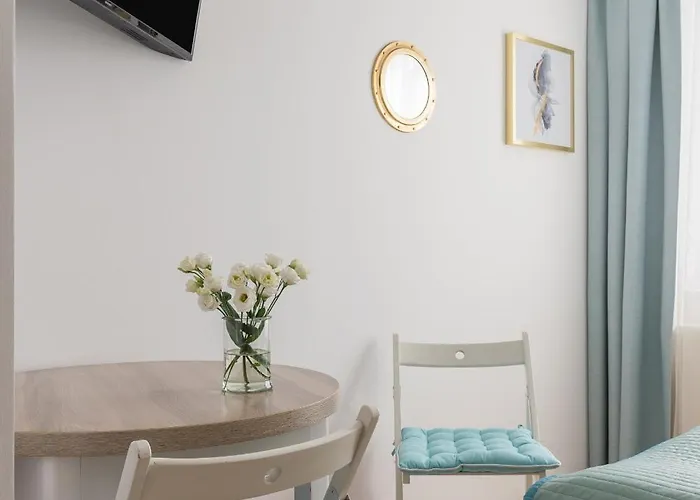 Magnolia - I Sprzet Do Polawiania Bursztynu -wodery, Podbieraki, Latarki Uv - Zabaw- Rowery - Kawa Z Ekspresu Jantar