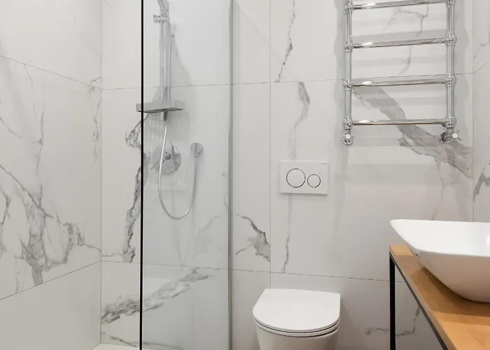 Magnolia - I Sprzet Do Polawiania Bursztynu -wodery, Podbieraki, Latarki Uv - Zabaw- Rowery - Kawa Z Ekspresu Feriegård Jantar