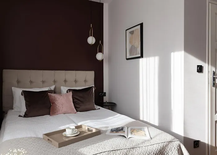 Magnolia - I Sprzet Do Polawiania Bursztynu -wodery, Podbieraki, Latarki Uv - Zabaw- Rowery - Kawa Z Ekspresu Feriegård *