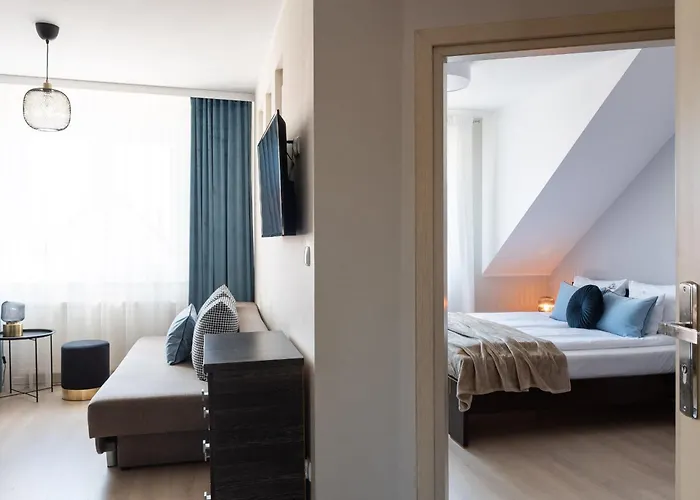 Magnolia - I Sprzet Do Polawiania Bursztynu -wodery, Podbieraki, Latarki Uv - Zabaw- Rowery - Kawa Z Ekspresu Feriegård *